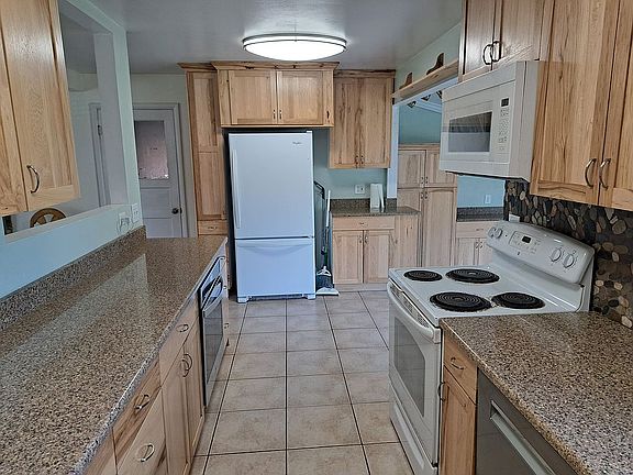 5th image of 1025 Terry Dr