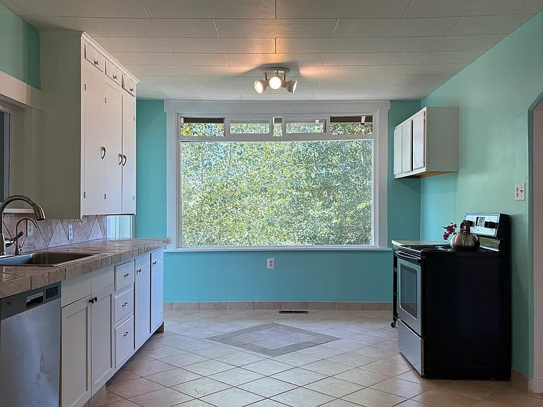 3320 Lindsay Ave — Photo 8
