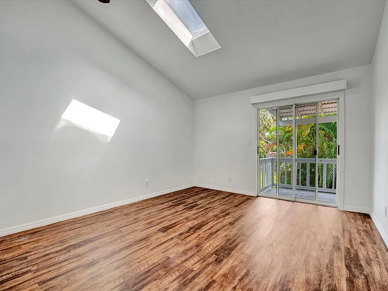 631 Harbor Ave — Photo 21
