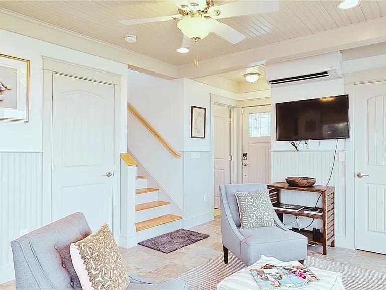 3 Parcher Ave — Photo 8