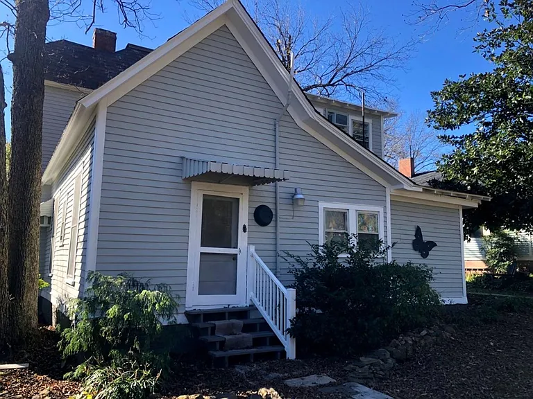 405 W Davis St #D — Photo 14
