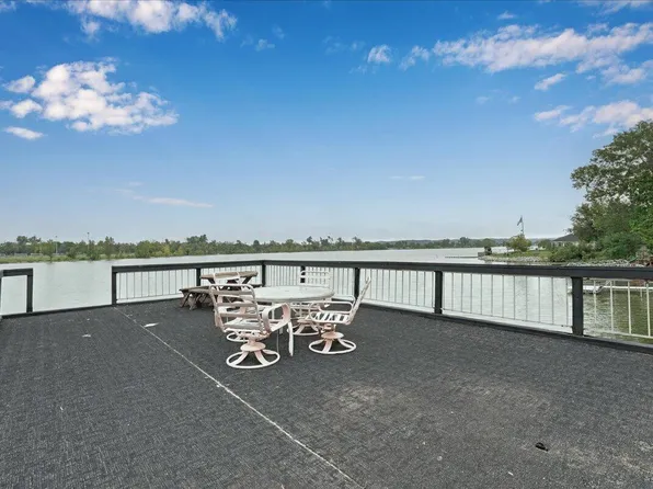 4428 N 7th St, Carter Lake, IA 51510