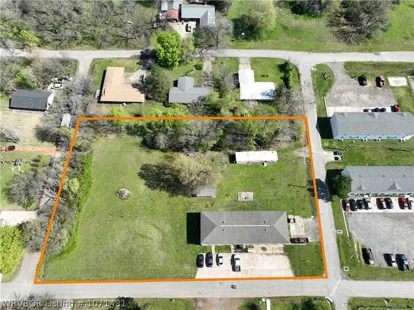 203 Hopkins Ave, Poteau, OK 74953