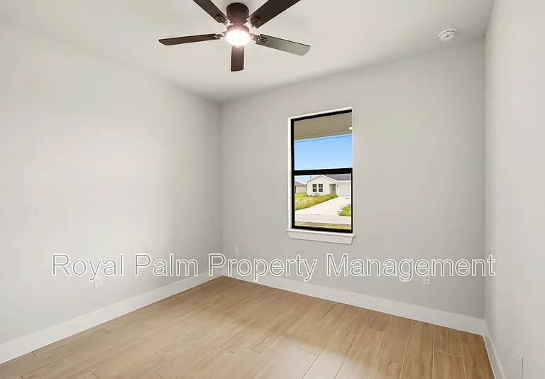 2616 NW 9th Ave — Photo 15