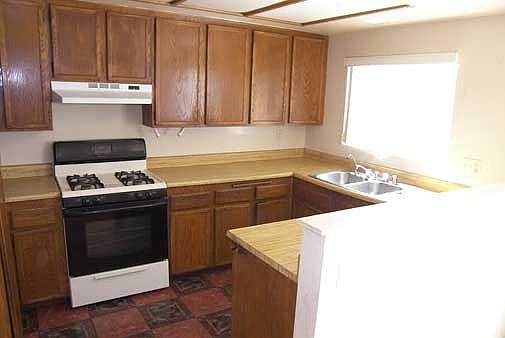 2nd image of 25075 Wendy Way