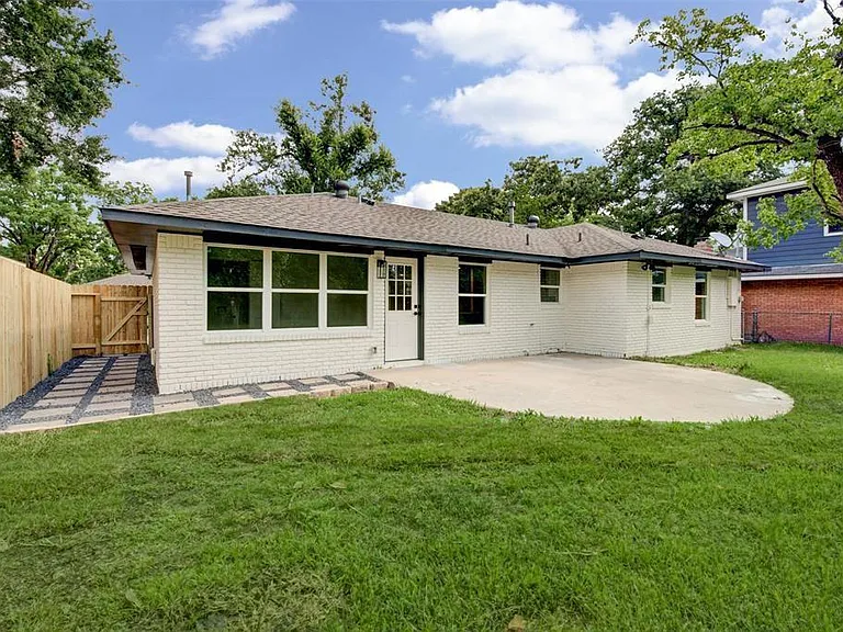 4417 Libbey Ln — Photo 4