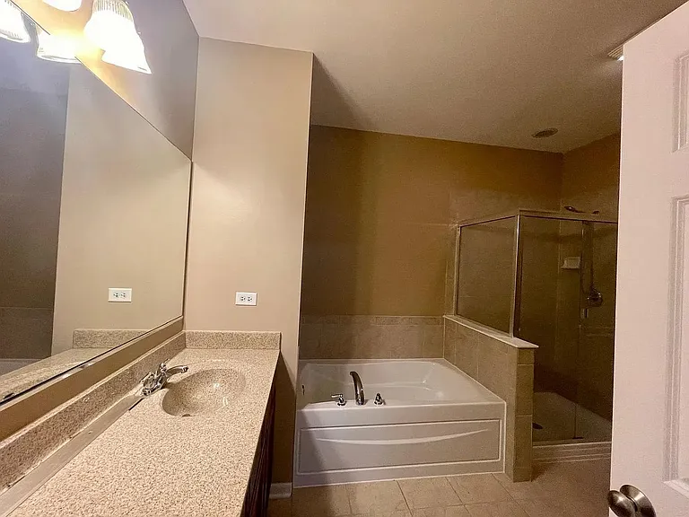 526 Grosvenor Ln — Photo 20