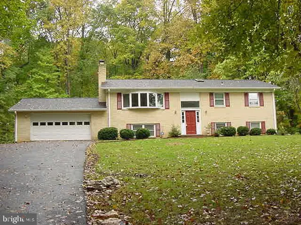 6998 Clifton Forest Dr, Clifton, VA 20124