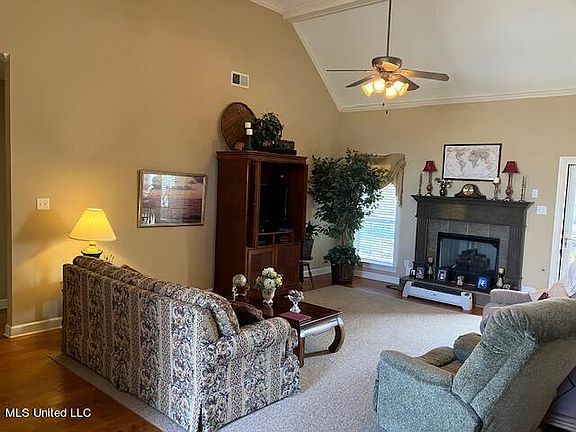 4th image of 1263 Heritage Dr