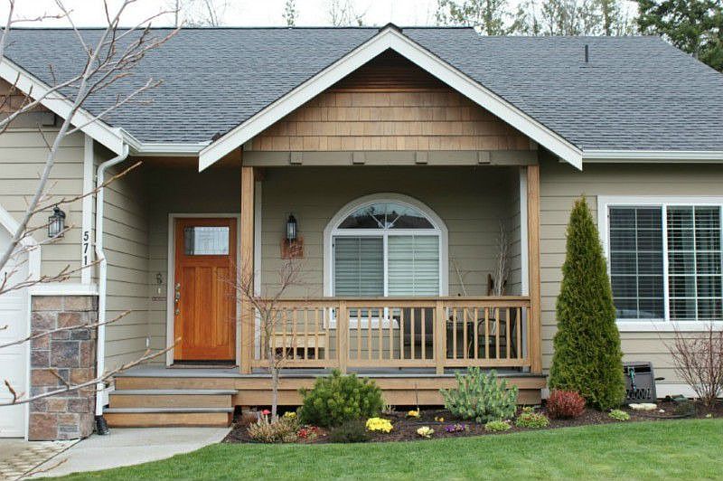 571 Midwood Ct is a beautifully remodeled home. Fine features are added throughout the home and ouside too. This is a must see located on the south side of town.