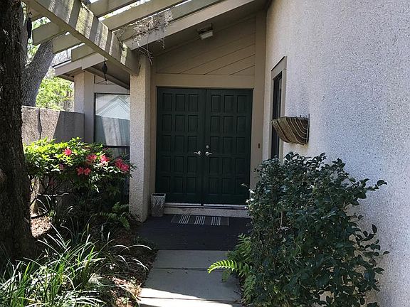 2nd image of 109 Linkside Dr