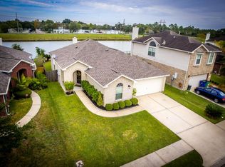 705 Columbia St, Alvin, TX 77511