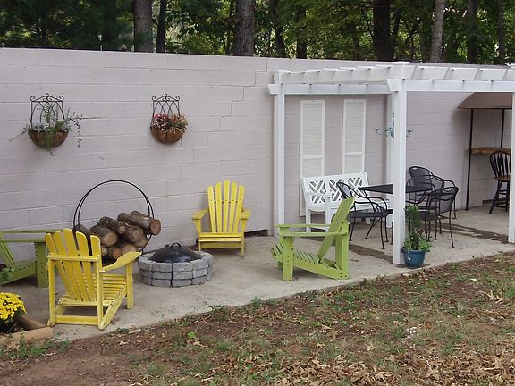 Outdoor Entertainment Area