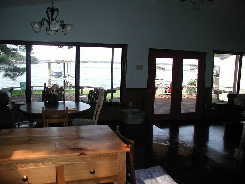 2nd image of 212 N Lane Ave