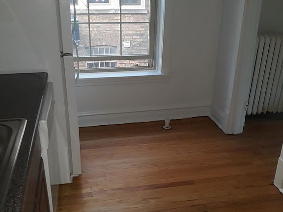 2nd image of 1421 W Farwell Ave APT 101
