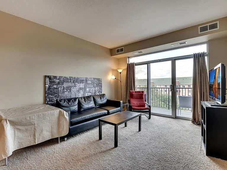 2600 University Ave SE #418 — Photo 2