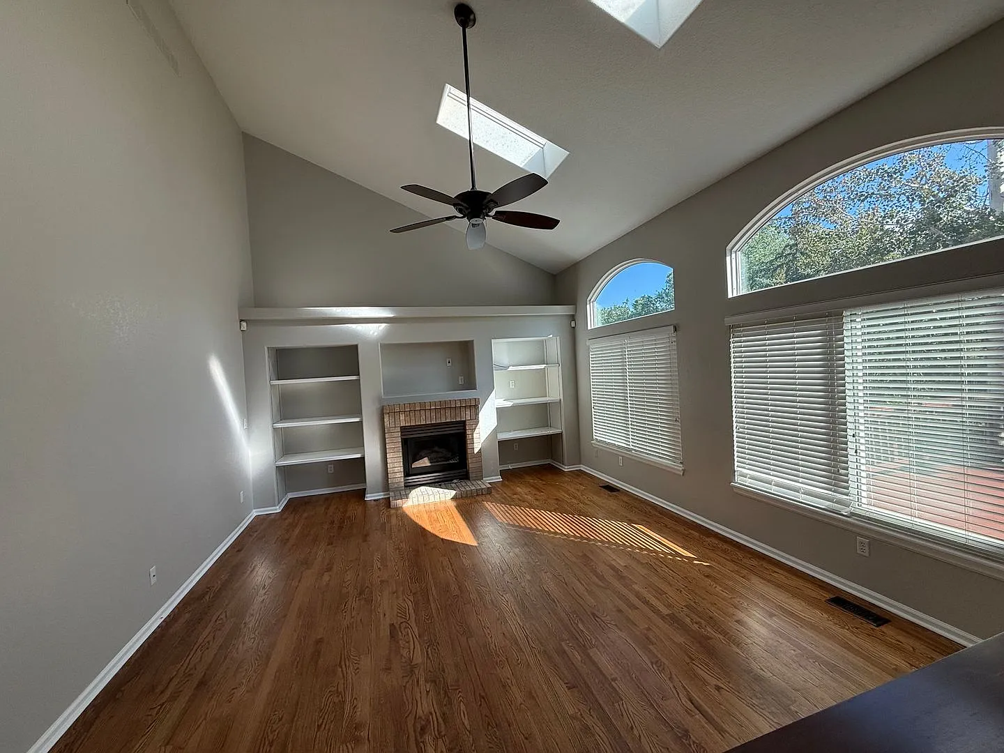 Spectacular 5 Bedroom Home in Rock Creek — Photo 4