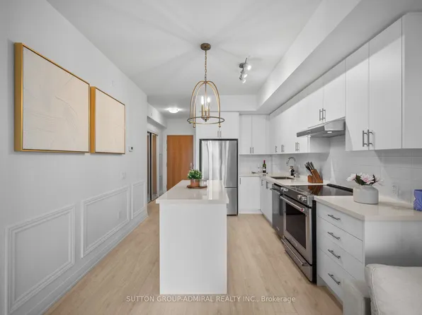 8960 Jane St #2116, Vaughan, ON L4K 0N9