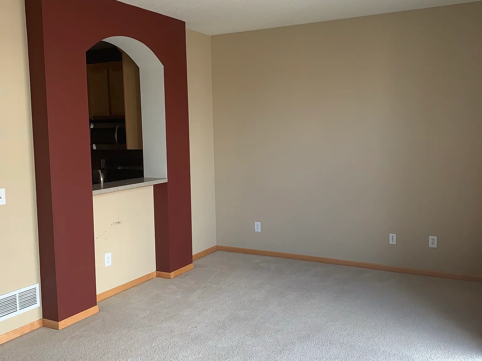 Nice two bedroom+loft townhome in Savage — Photo 2