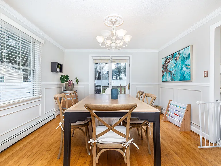 31 Stoddard Ave — Photo 7