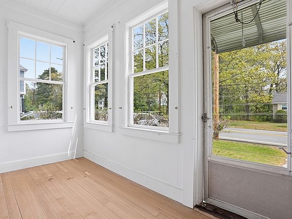 4th image of 38 Brookside Rd