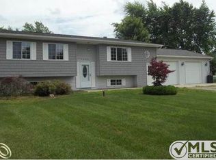 5904 Southwood St, North Branch, MI 48461