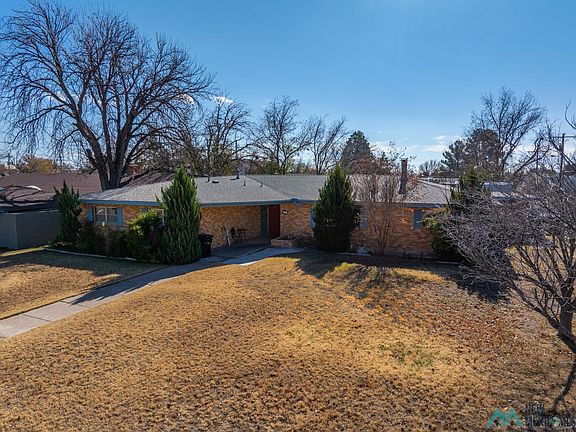 2nd image of 606 Rosemary Ln