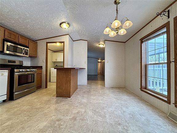 3rd image of 54 Reuben St