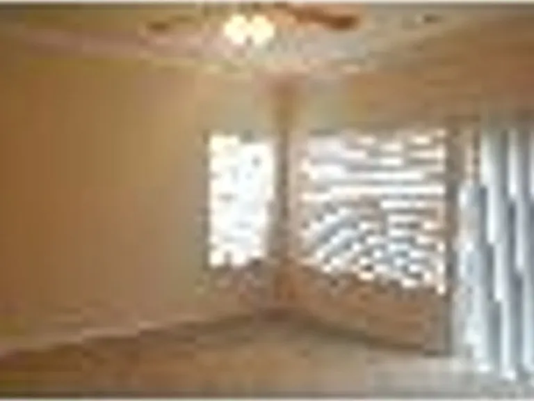 204 Ashmore Ln — Photo 3