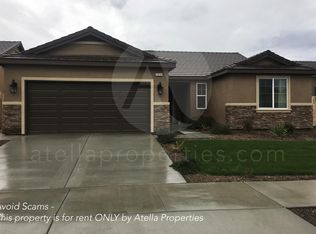 2859 S Oakhurst Ct, Visalia, CA 93292