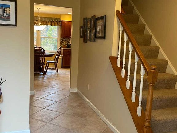 2nd image of 1374 Amesbury Dr