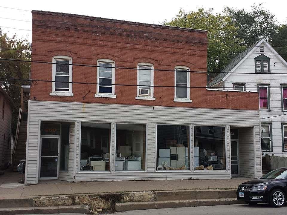 2nd image of 460 W Locust St