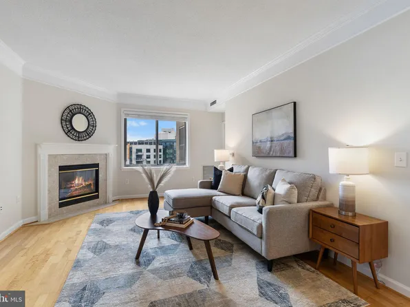 901 N Monroe St APT 1208, Arlington, VA 22201
