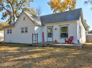 213 W Ruth St, Moundridge, KS 67107