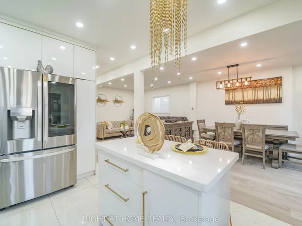 174 Aylesworth Ave, Toronto, ON M1N 2J6