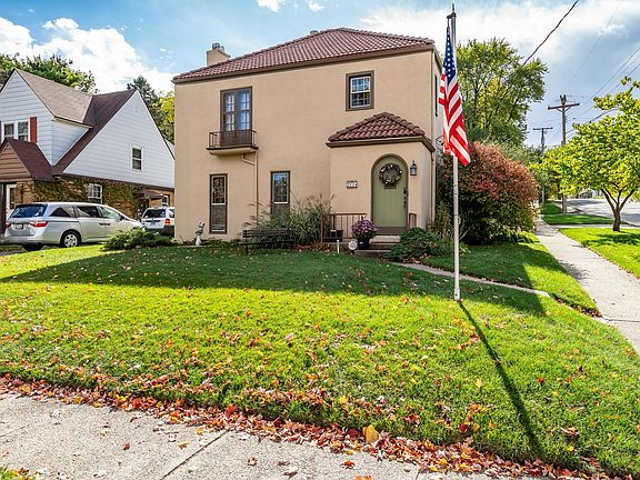 3rd image of 2234 Benderwirt Ave