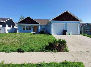 3226 32nd St W, Williston, ND 58801