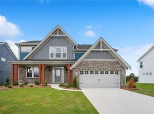 598 Crystal Lake Pkwy, Hoschton, GA