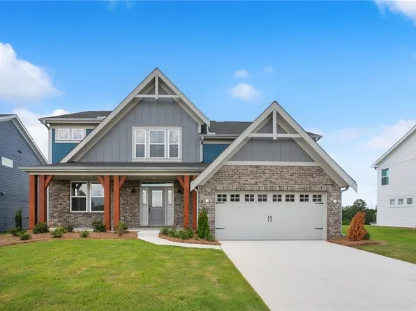 598 Crystal Lake Pkwy, Hoschton, GA 30548