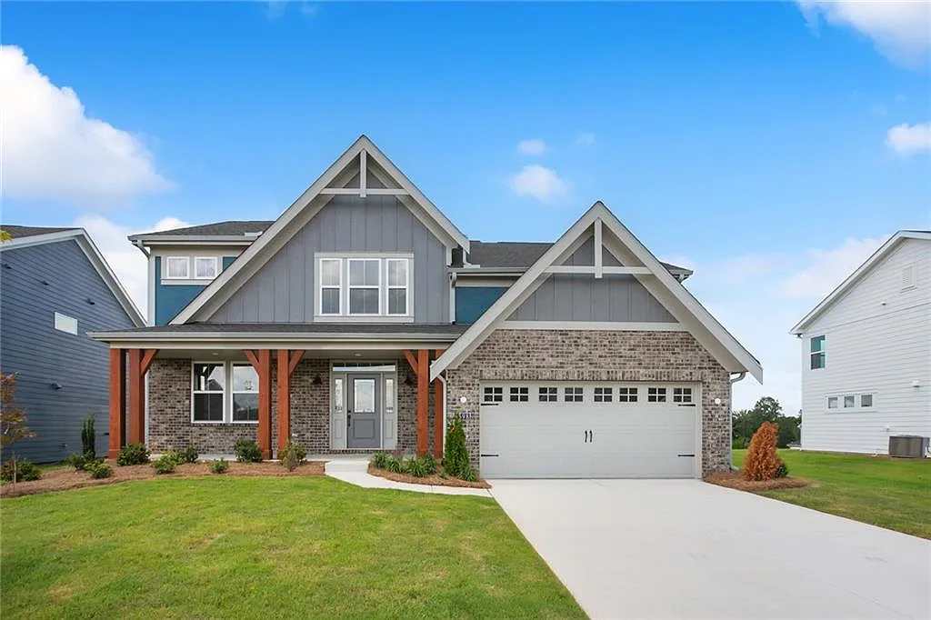 598 Crystal Lake Pkwy photo 1