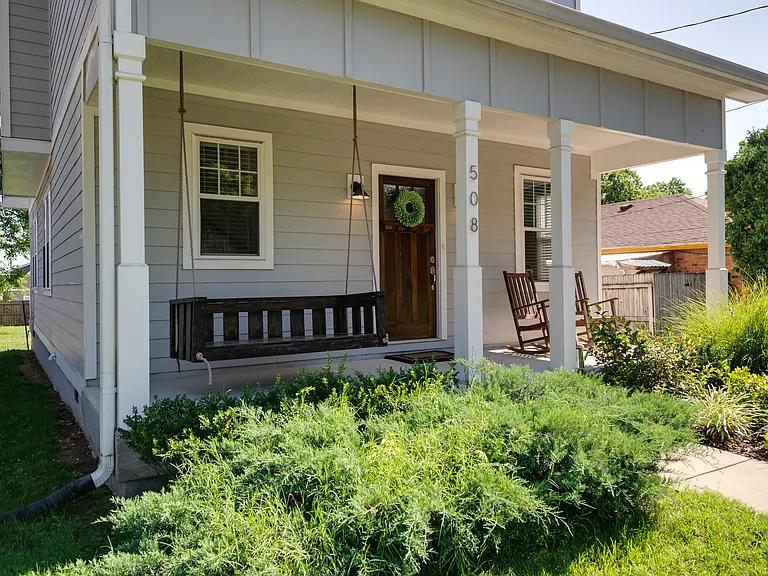 508 Morton Ave — Photo 30