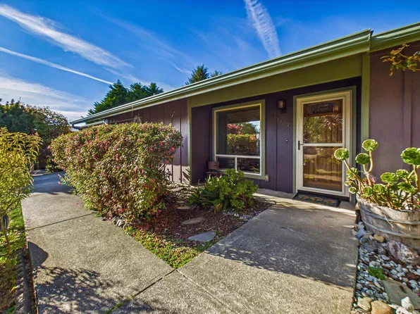 1777 Holly Dr, McKinleyville, CA 95519