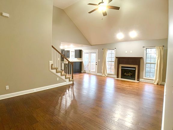 4th image of 3160 Brook Hill Dr