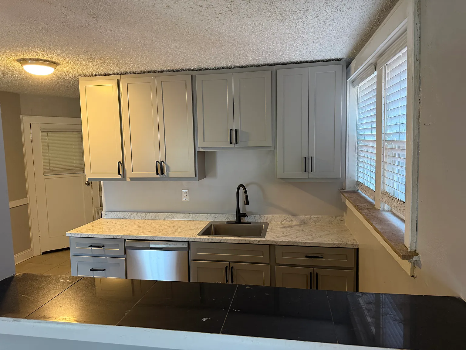 1 bed, 800 sqft, $995 — Photo 2