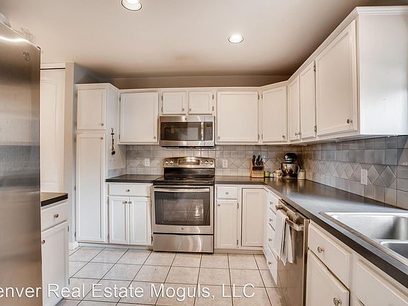 2nd image of 468 Josephine St