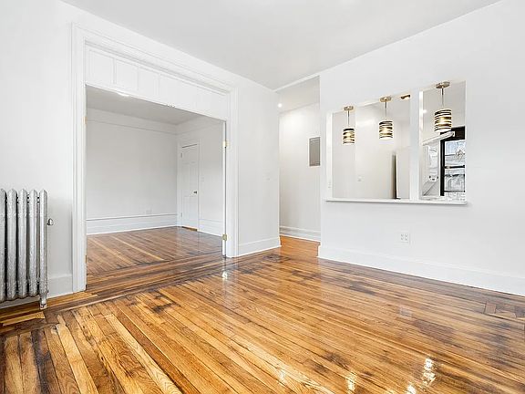 3rd image of 715 W 180th St APT 33
