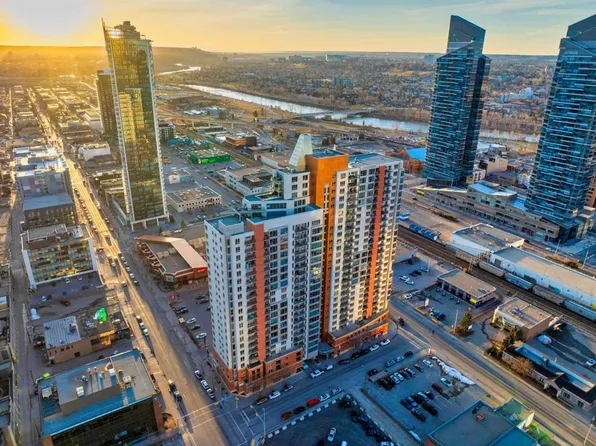 1053 W 10th St SW #515, Calgary, AB T2R 1S6