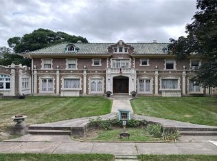 861 W William St, Decatur, IL 62522