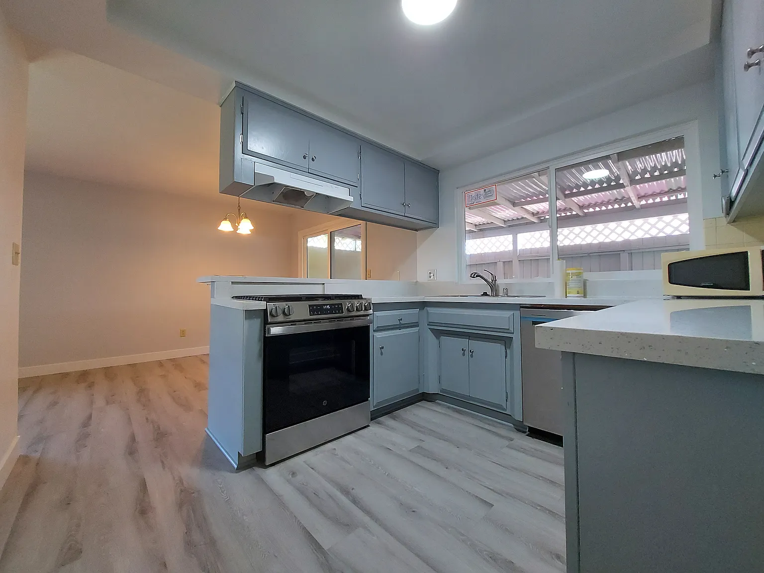 3 bed, 1200 sqft, $3,450 — Photo 4