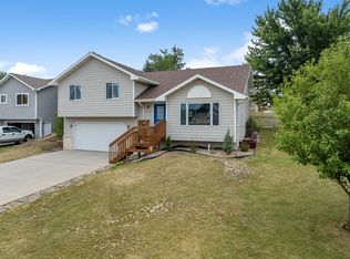 1032 Park Hill Ct, Rapid City, SD 57701
